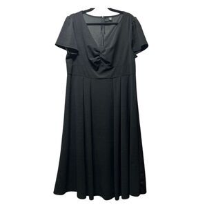 SHEIN Curve Black Pleated‎ Midi Dress Ruched V-Neck Short Sleeve Plus Size 1XL